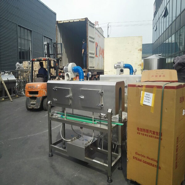 King filling machine waiting to be exported.jpg